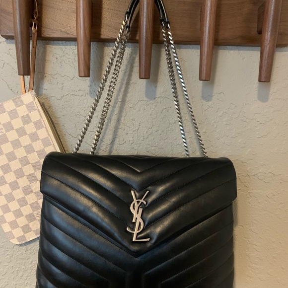 YSL Saint Laurent LouLou Medium in Quilted “Y” Leather - Picture 5 of 15